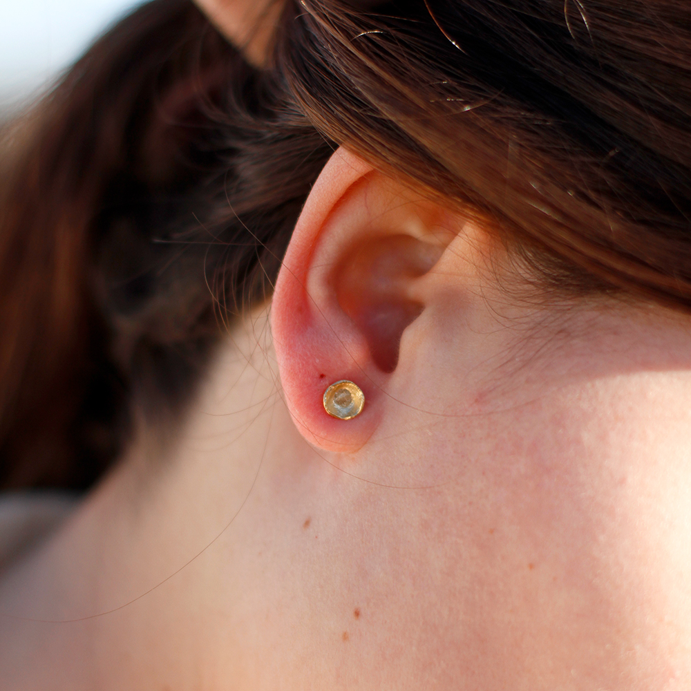 Pendientes Centro con baño en oro - Colección Dulce Madrugada