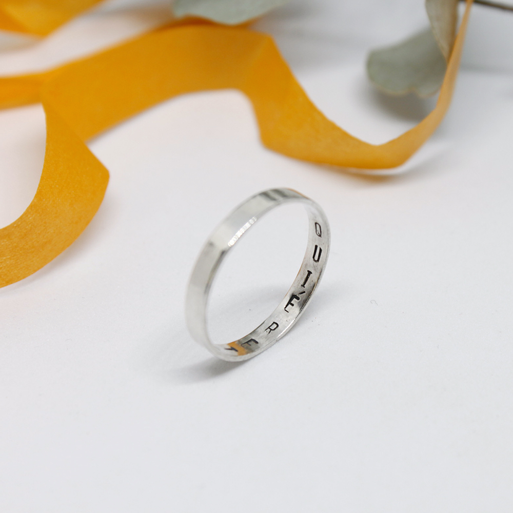 Anillo Quiérete en plata de ley