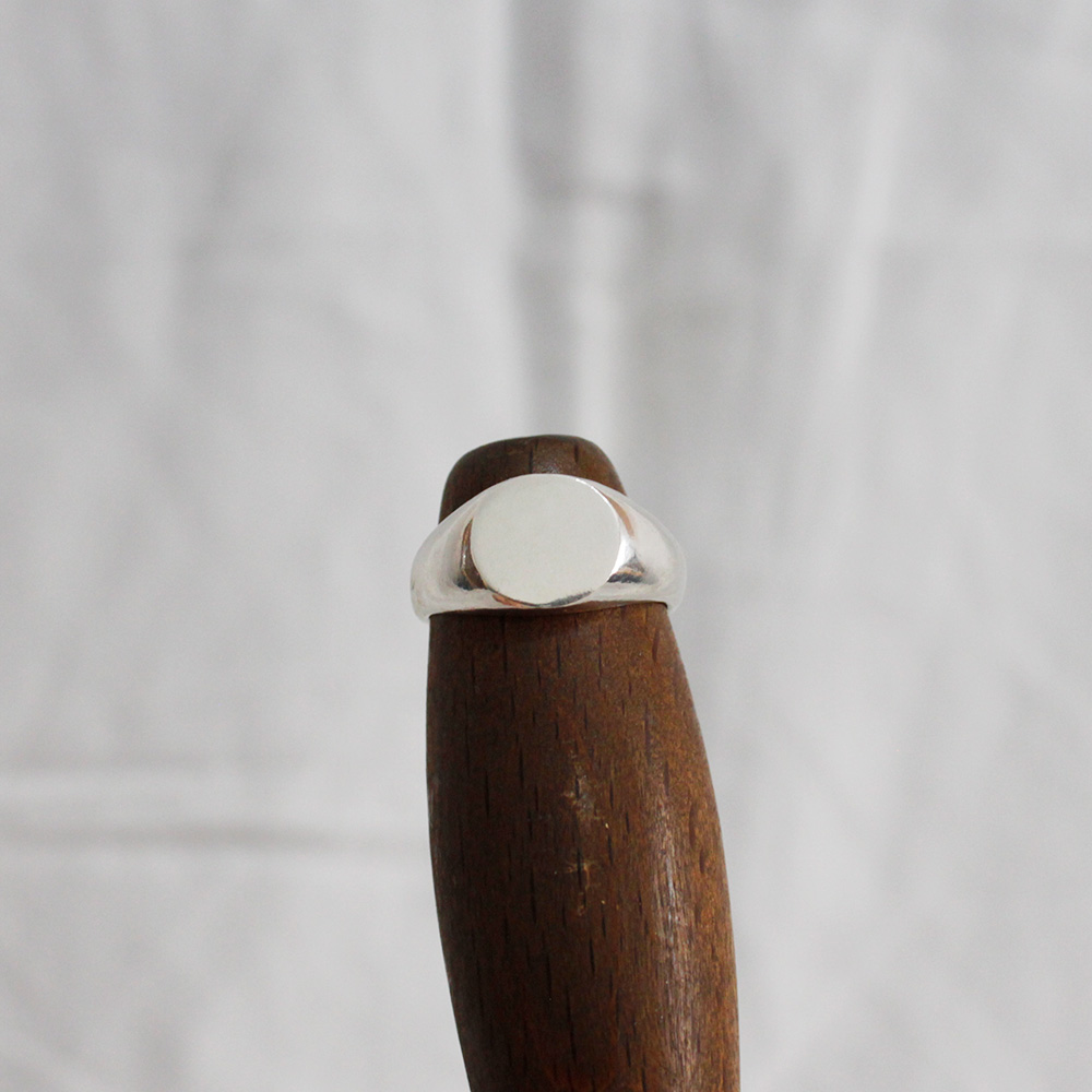 Sello Redondo: anillo en plata de ley